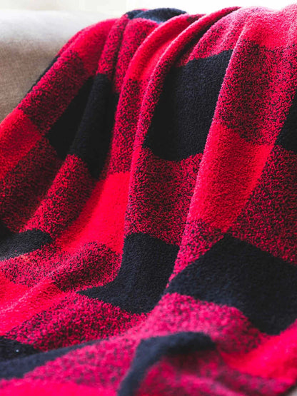 Plush Plaid Blanket – Ultra-Soft & Cozy